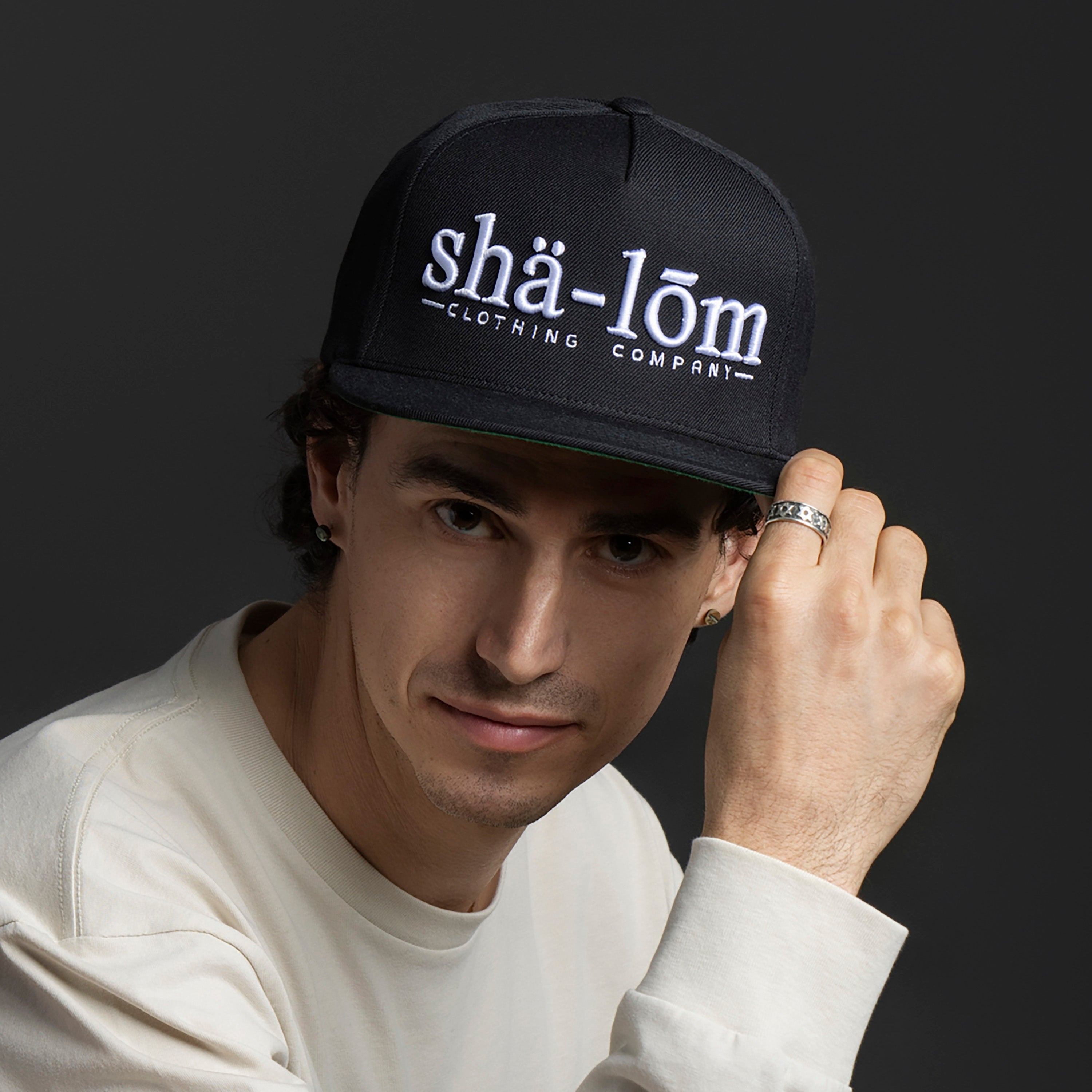 DEFINITION HAT BLACK